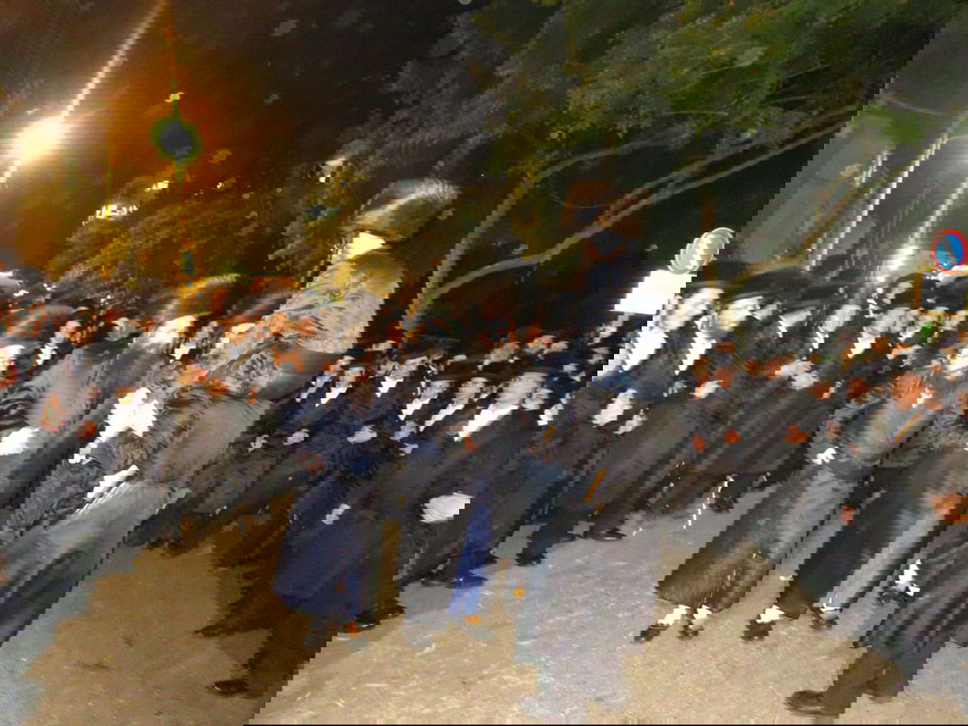 האדמו"ר מצאנז רקד עם נכדו לעיני אלפי החסידים