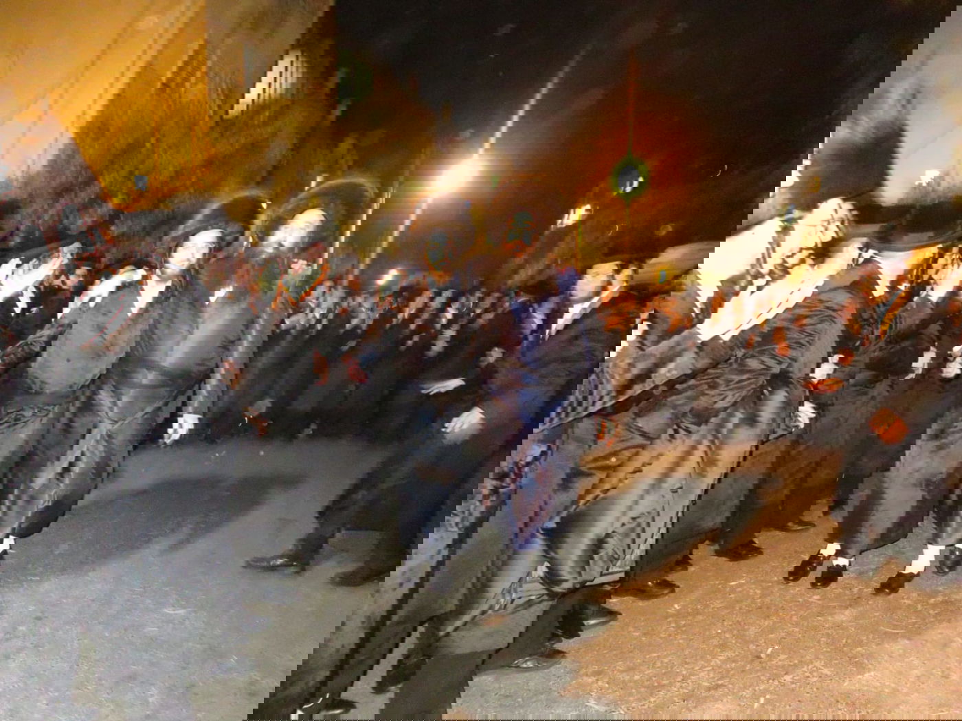 האדמו"ר מצאנז רקד עם נכדו לעיני אלפי החסידים