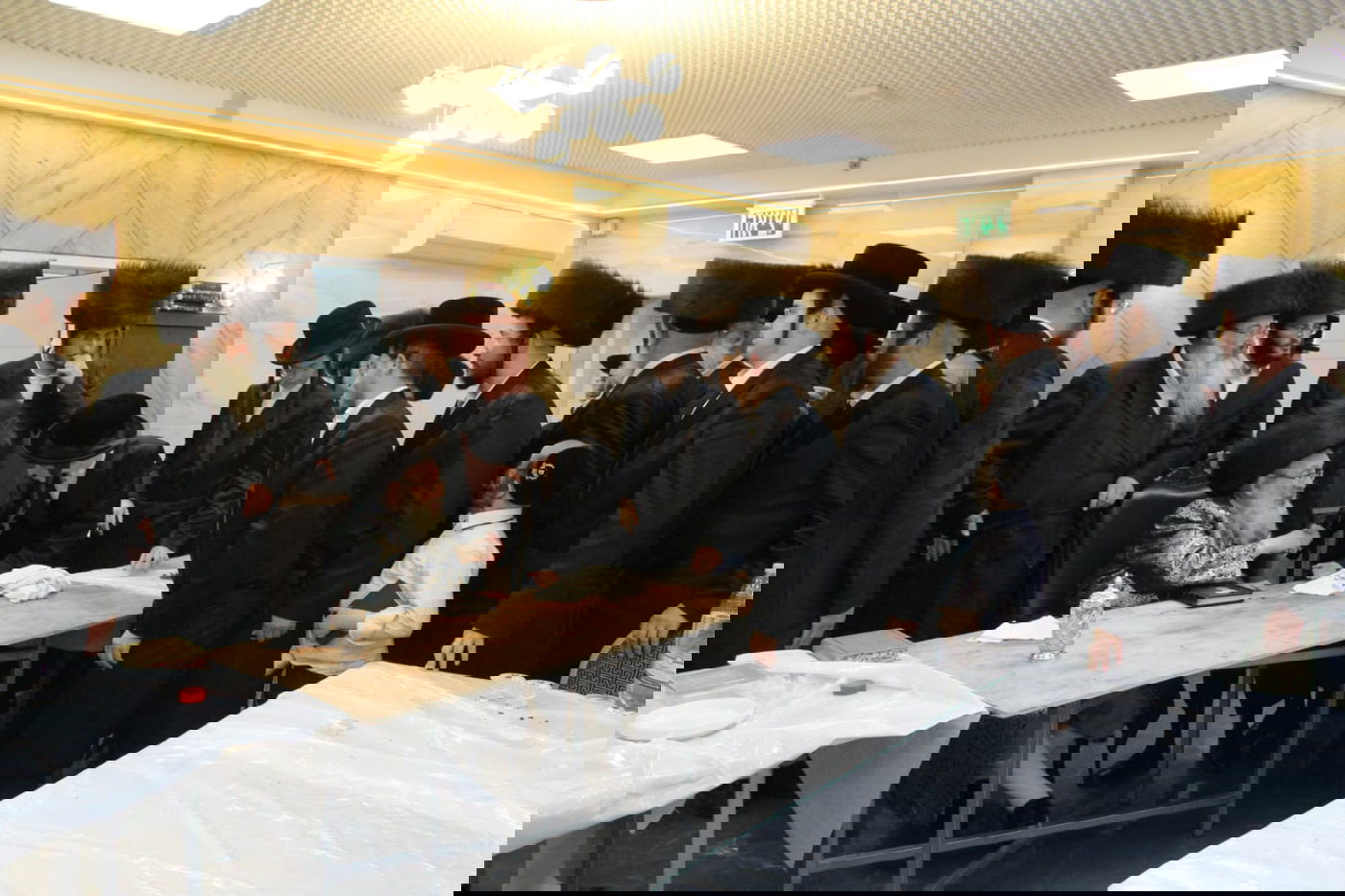 תיעוד: האדמו"ר מספינקא-ארה"ב ב'הבדלה'