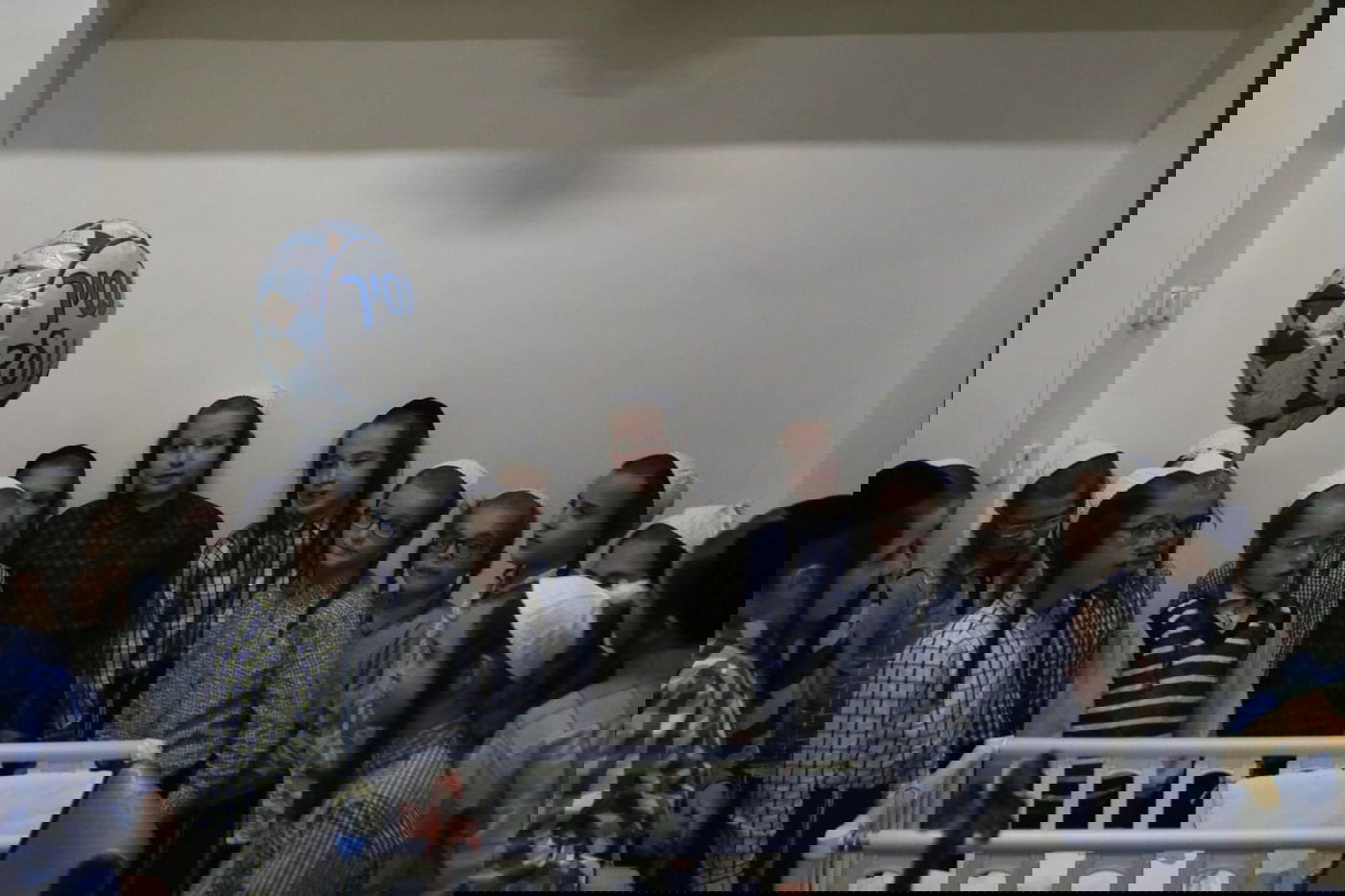 תיעוד: ילדי מאה שערים ב'קרישמע ליינען'