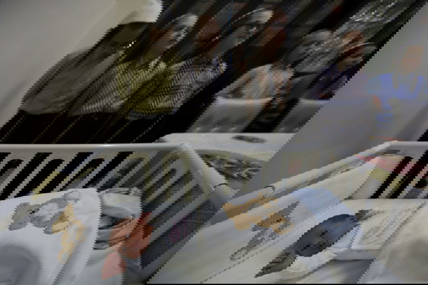 תיעוד: ילדי מאה שערים ב'קרישמע ליינען'