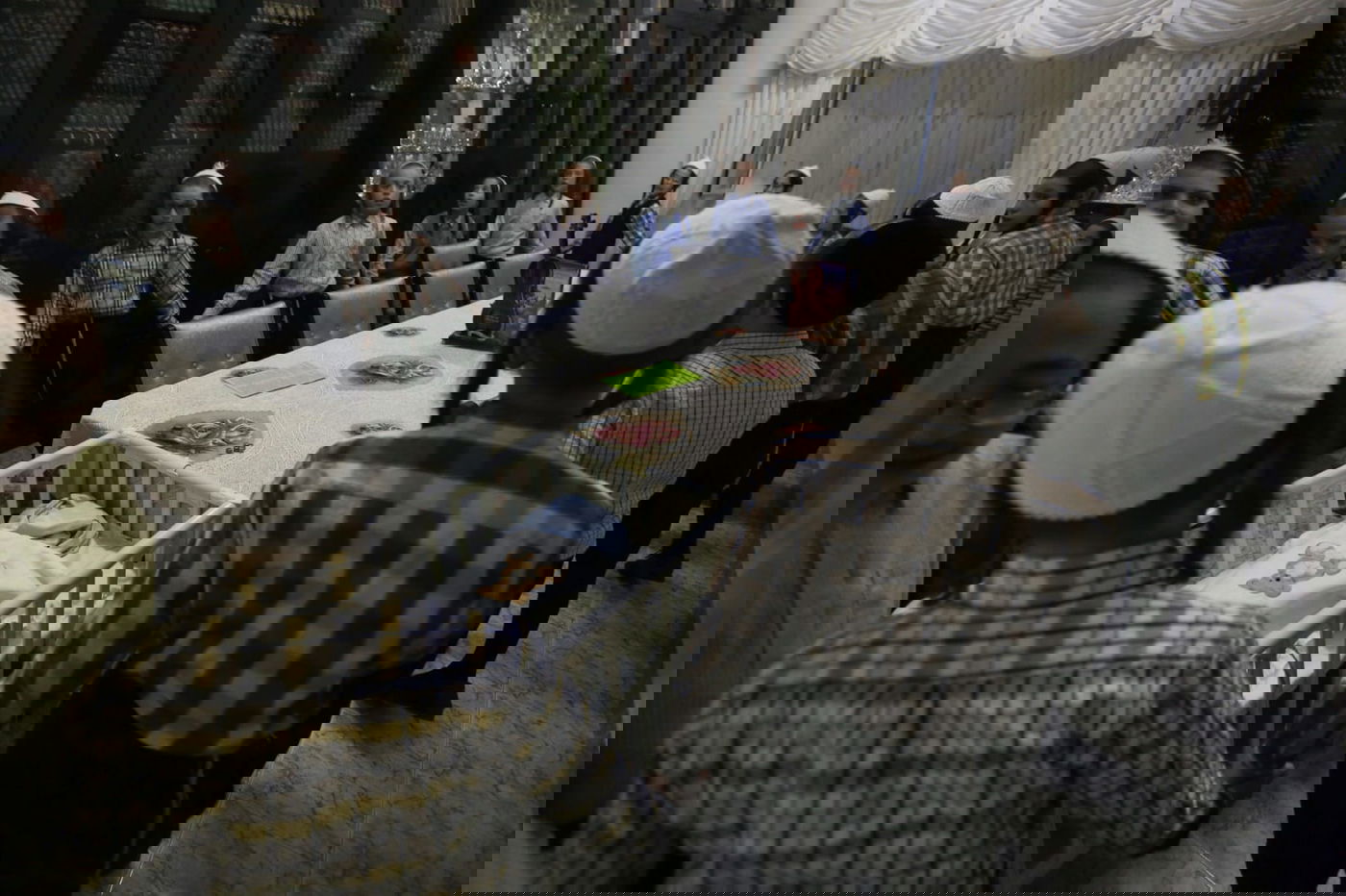 תיעוד: ילדי מאה שערים ב'קרישמע ליינען'