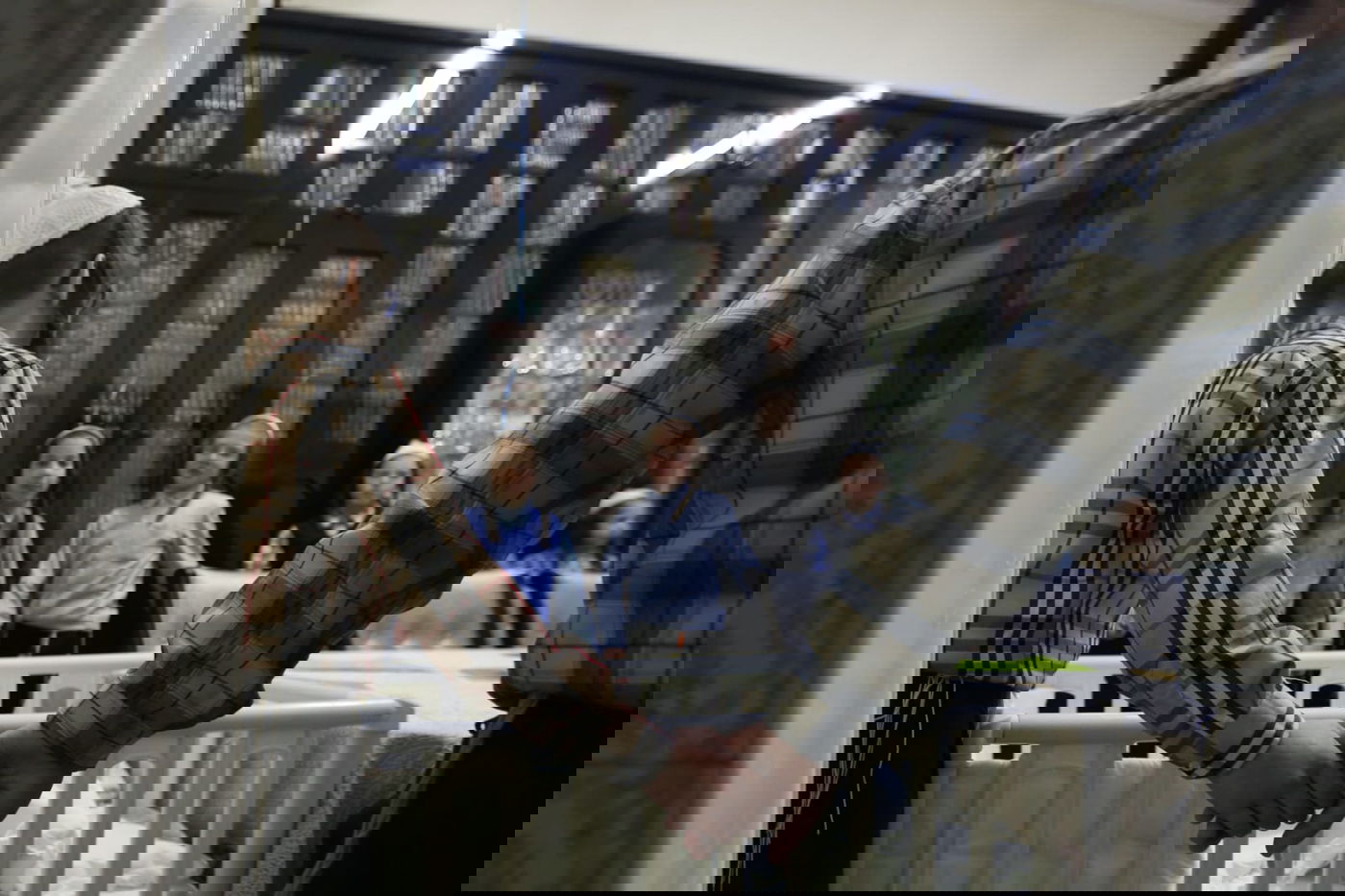 תיעוד: ילדי מאה שערים ב'קרישמע ליינען'