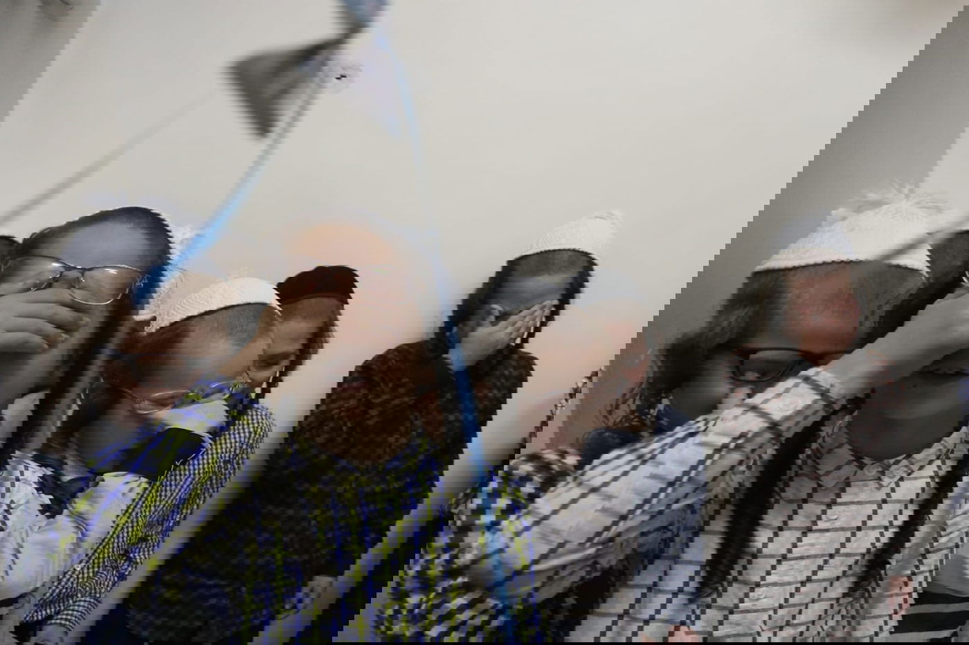 תיעוד: ילדי מאה שערים ב'קרישמע ליינען'