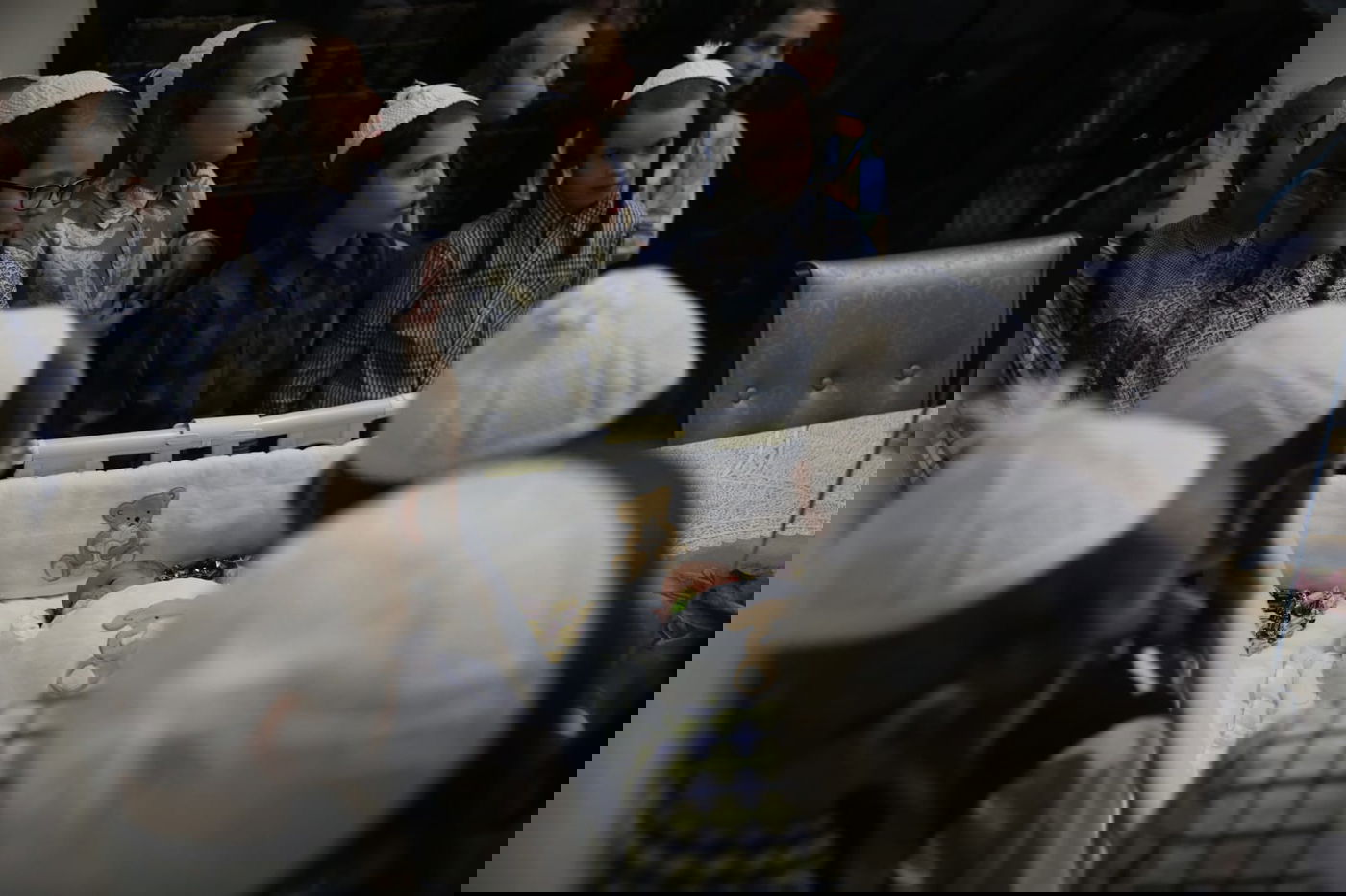 תיעוד: ילדי מאה שערים ב'קרישמע ליינען'