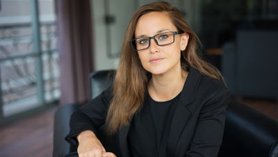 הכל בעיני המתבוננת: 6 טיפים לנשים שמרכיבות משקפיים