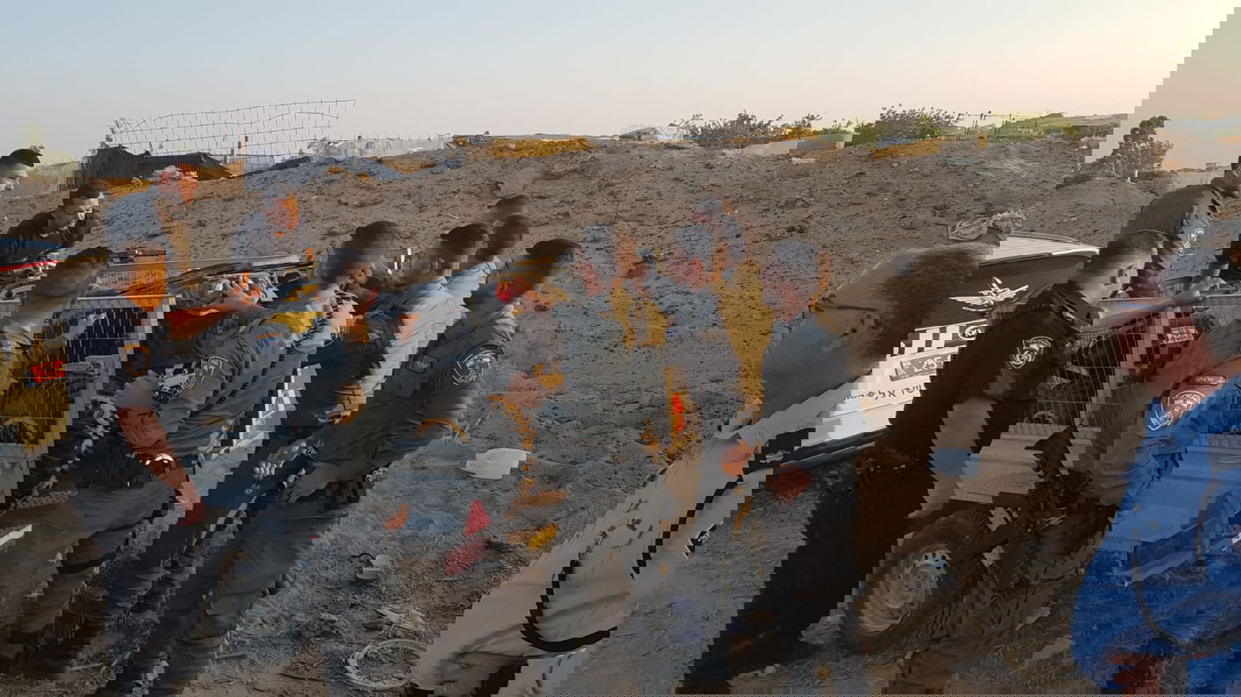 באמצע הכביש: לוחמי מג"ב עצרו מסיע שב"ח