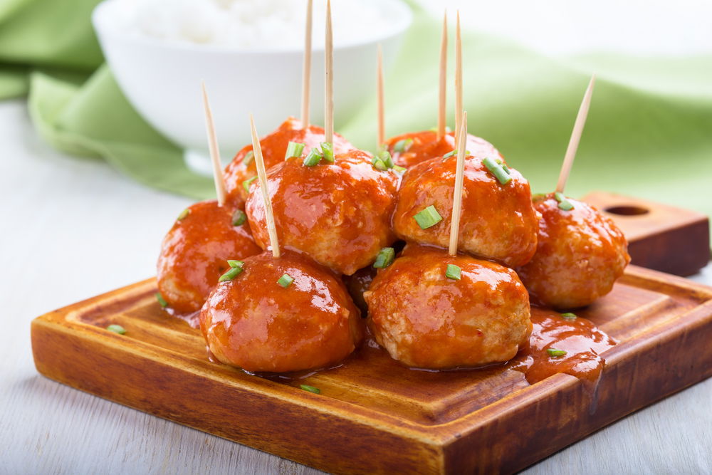 קציצות דגים ברוטב עגבניות ופלפלים פיקנטי