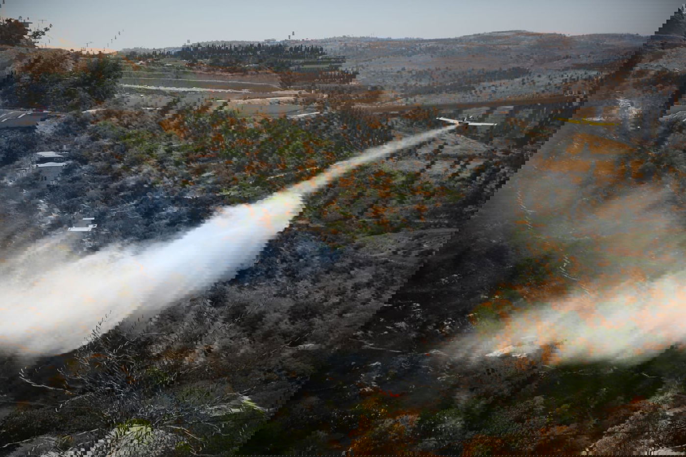 חשש מזליגת השריפה בליפתא לכיוון ירושלים • צפו בתיעוד