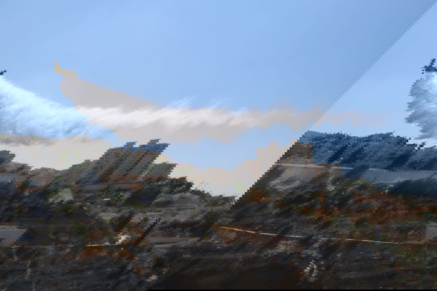 חשש מזליגת השריפה בליפתא לכיוון ירושלים • צפו בתיעוד