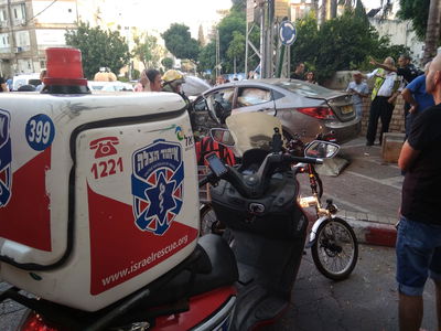 נשים חרדיות נפצעו בתאונת דרכים בפתח תקווה