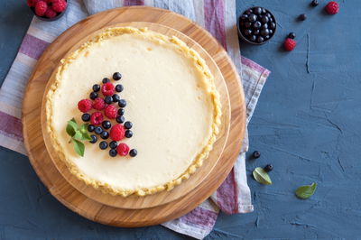 עוגת גבינה לא שגרתית עם 4 שכבות