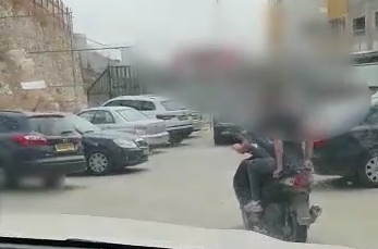 צפו: השוטרים עצרו שני קטינים שרכבו על קטנוע