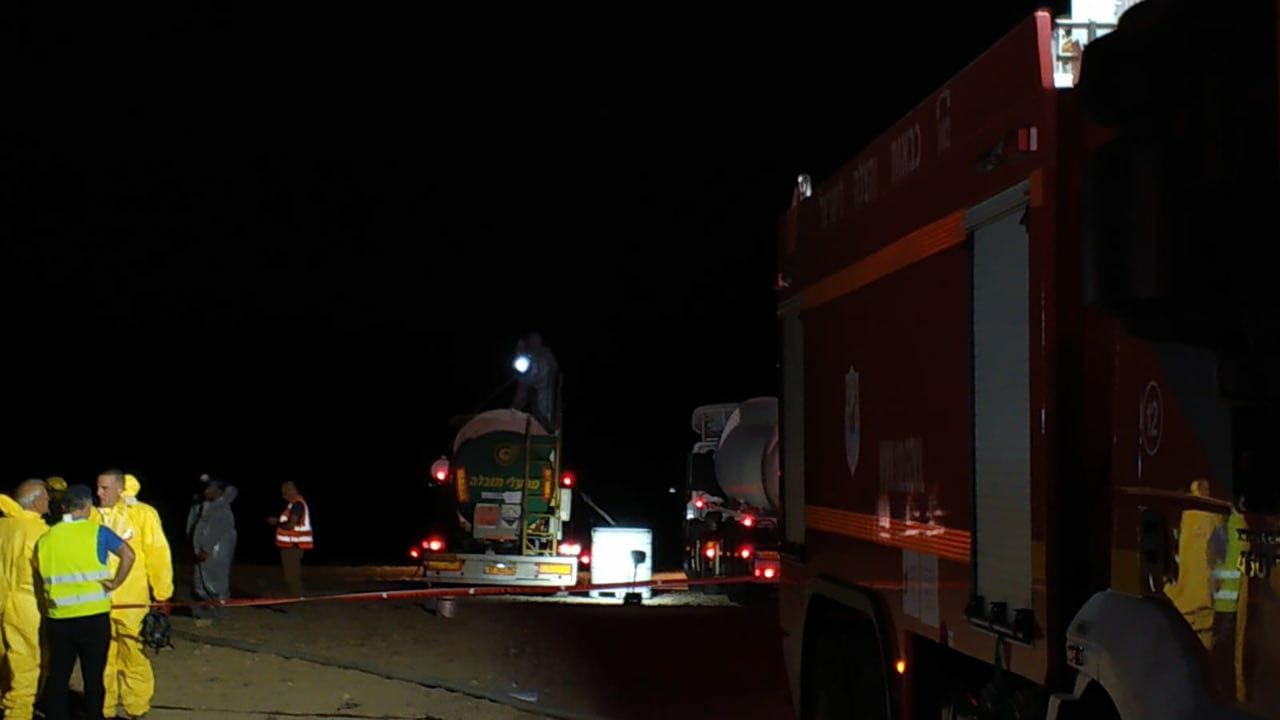 דימונה: חשש לדליפת חומר מסוכן ממשאית