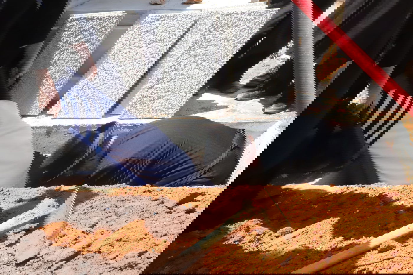 מאות בהלוויית הצלם של גדולי ישראל. צפו