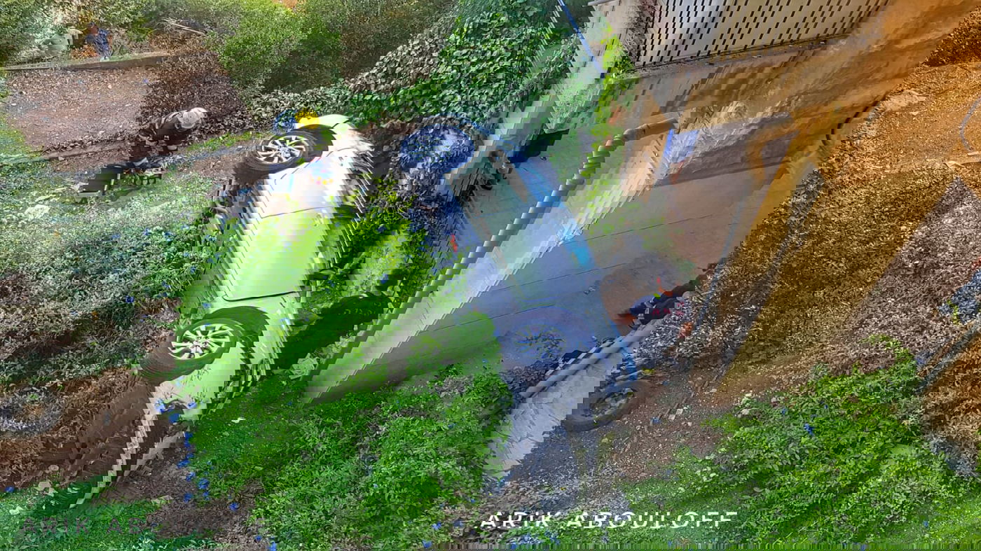 ירושלים: נהגת נפלה בין שני בניינים ונפצעה בינוני