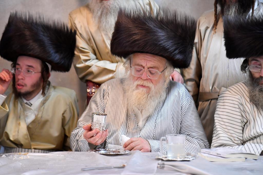 שמחת בית מישקולץ - תולדות אהרן | גלריה