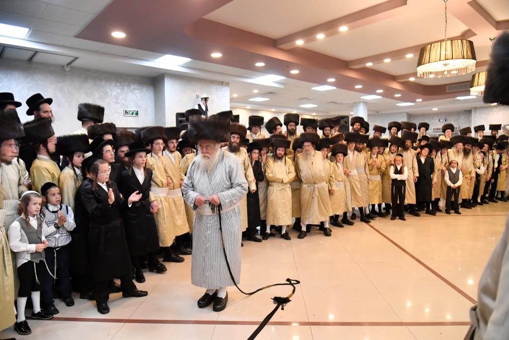 שמחת בית מישקולץ - תולדות אהרן | גלריה