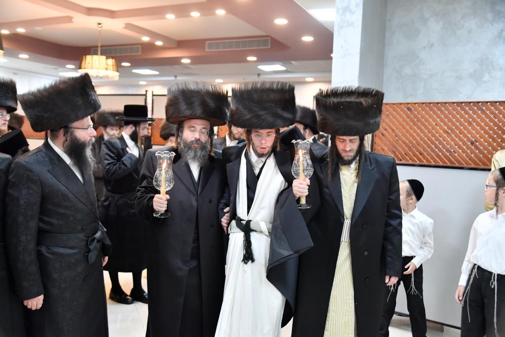 שמחת בית מישקולץ - תולדות אהרן | גלריה