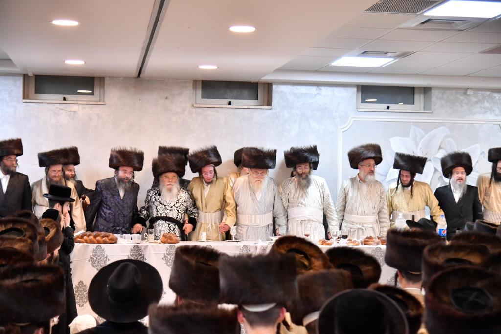 שמחת בית מישקולץ - תולדות אהרן | גלריה