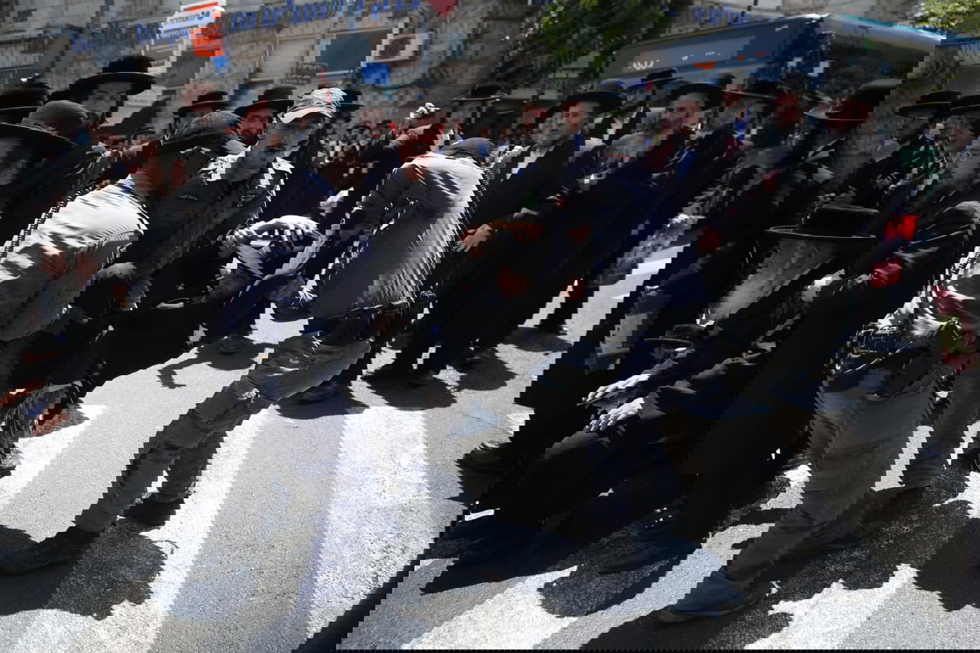 הפגנה אלימה בירושלים בעקבות מעצר הבנות