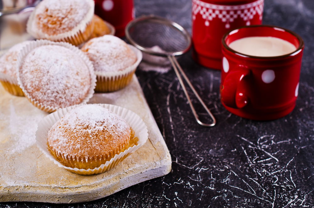 מאפינס חמאת בוטנים עם אבקת סוכר