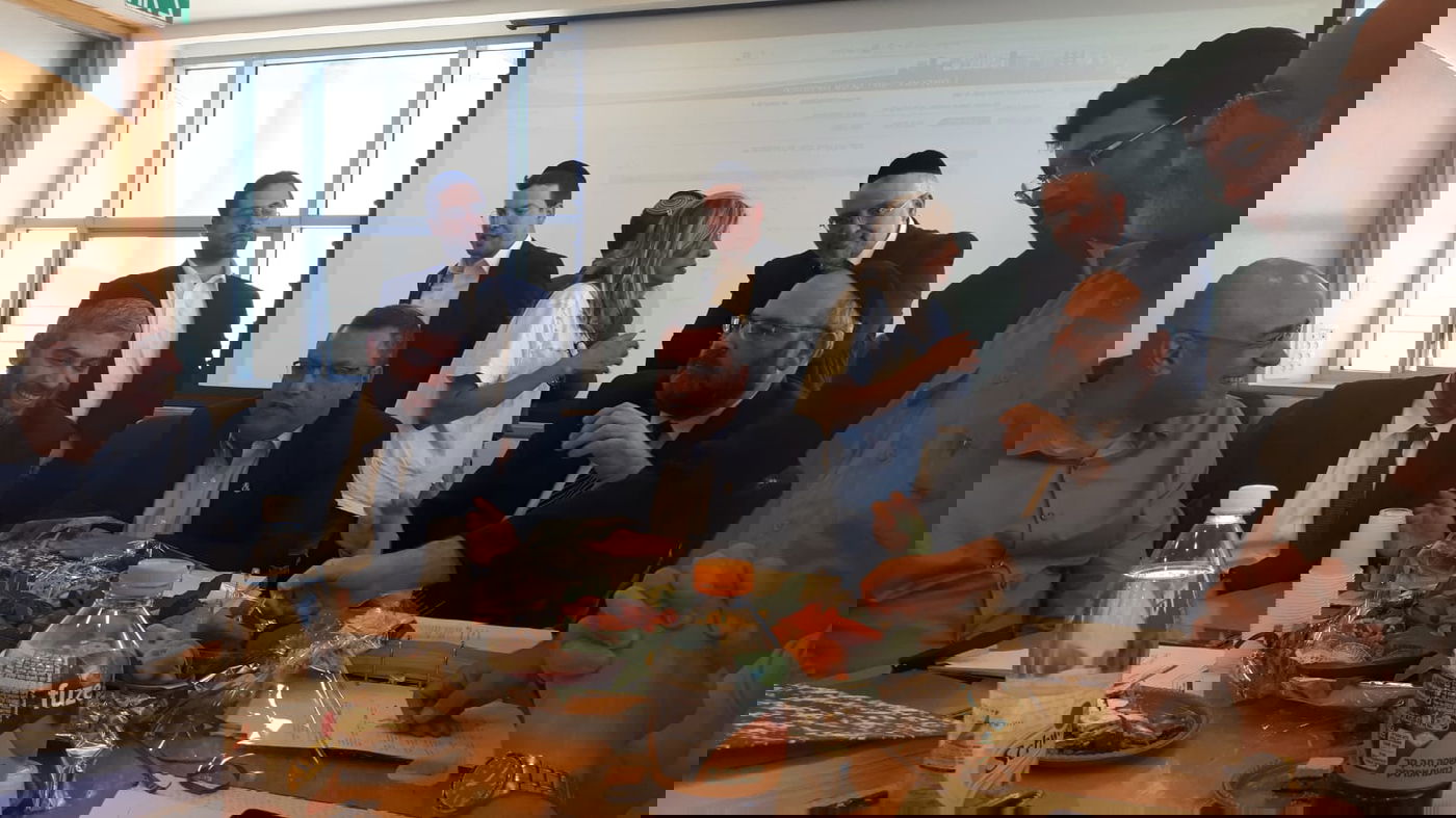 ספרא חגגה יום הולדת הפתעה לישראל קלרמן