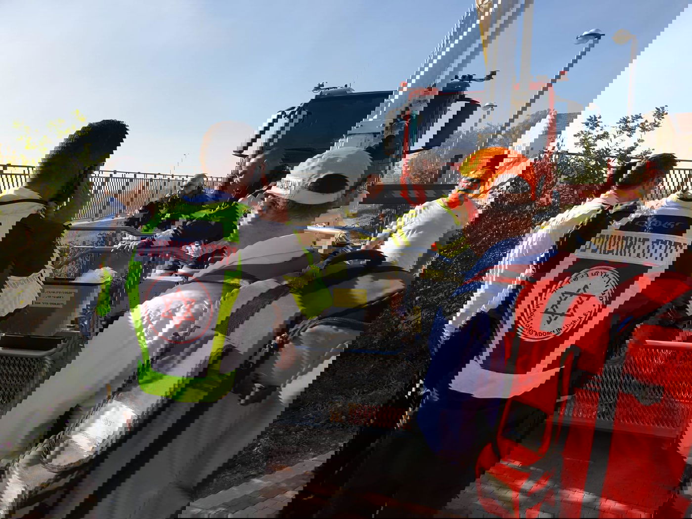 ירושלים: משפחה חרדית חולצה מדירה בוערת