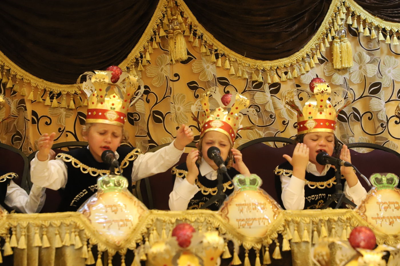 ילדי ת"ת תשב"ר - י-ם חגגו מסיבת חומש