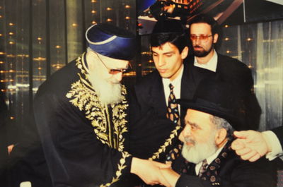 חכם בן ציון, הגר"ע יוסף זצ"ל