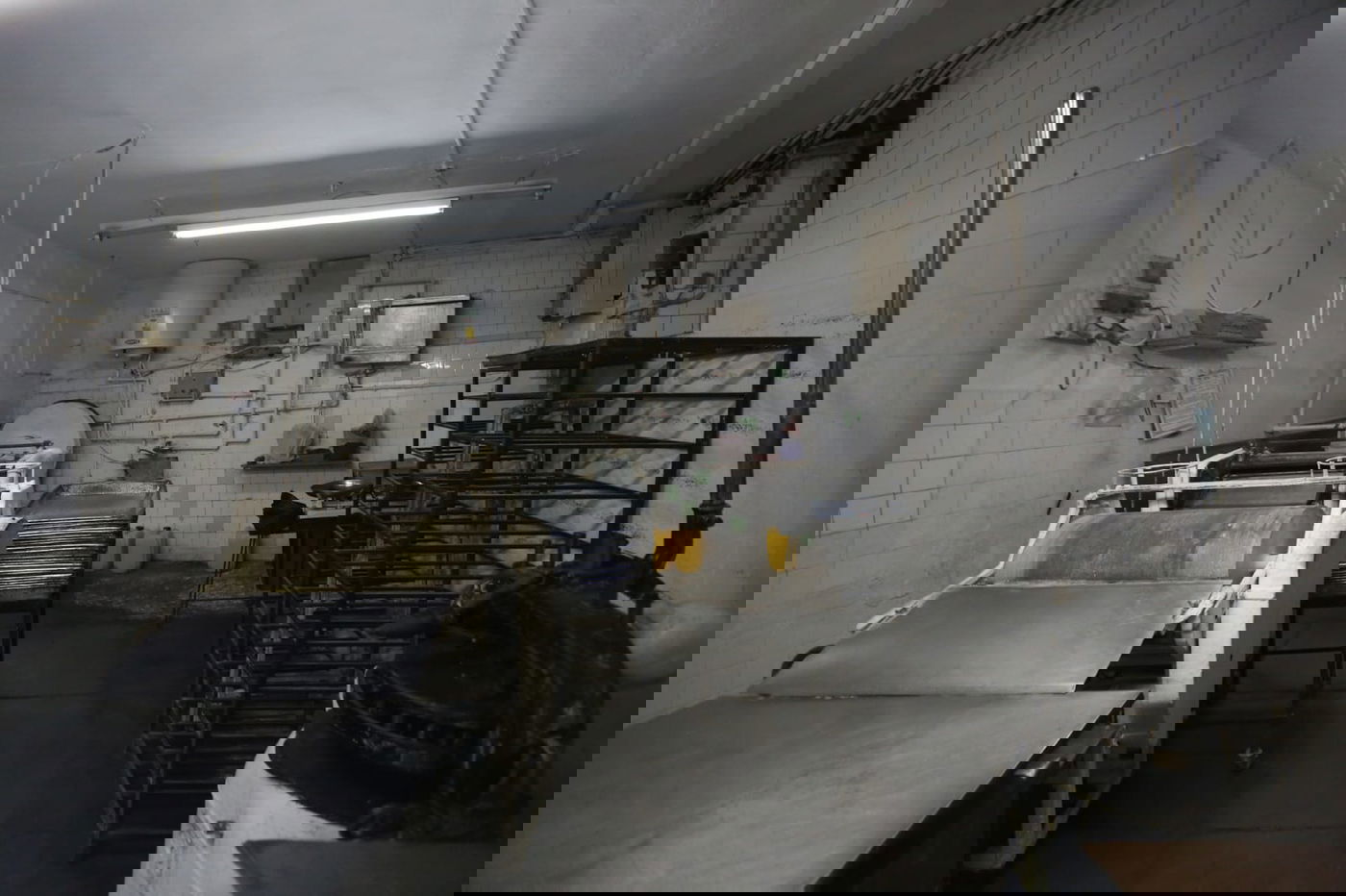 כך נראה התנור של 'מאפיית לנדנר' שקרס • תיעוד