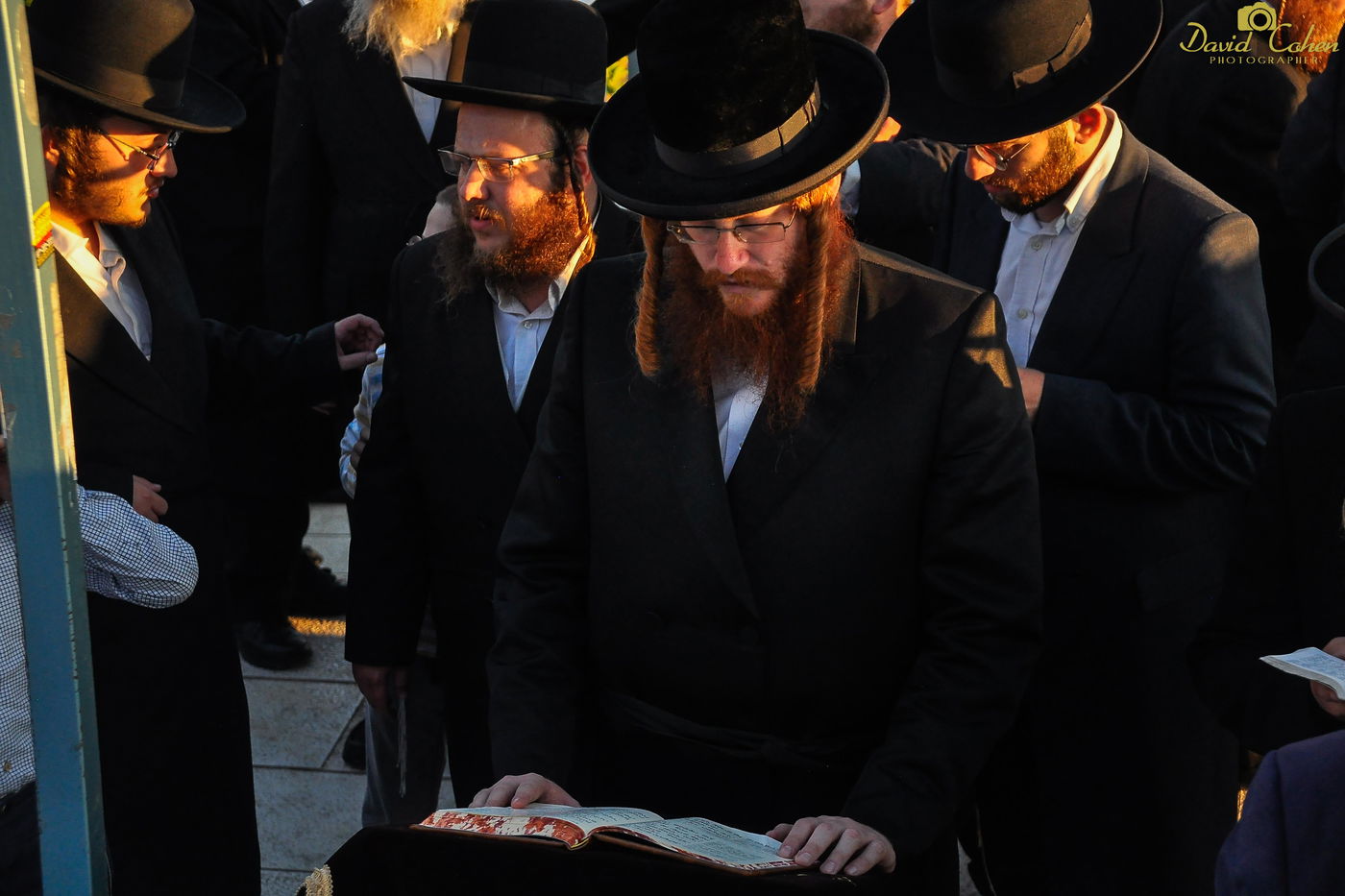 האדמו"ר מקאליב במסע קברי צדיקים • צפו