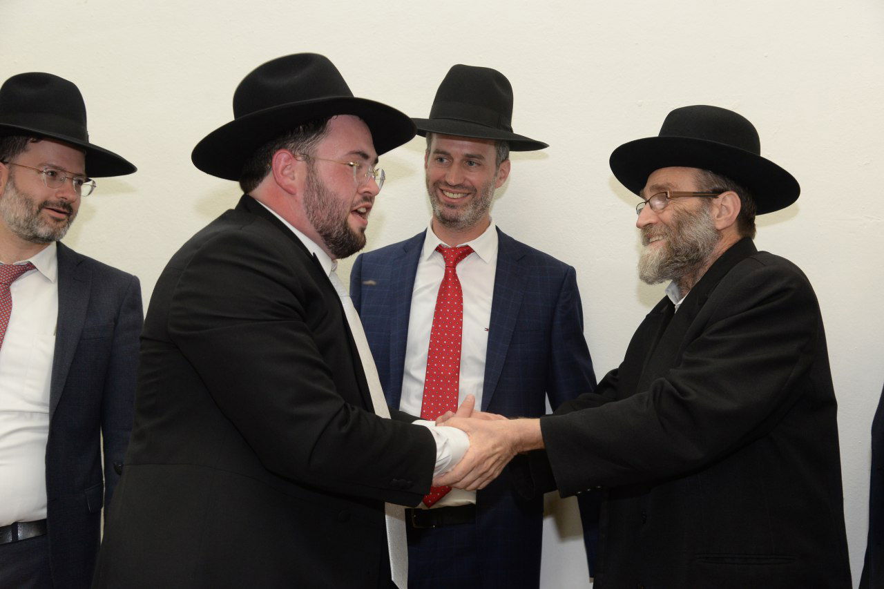 נאמן בית הגר"ח התחתן - כולם התייצבו. צפו