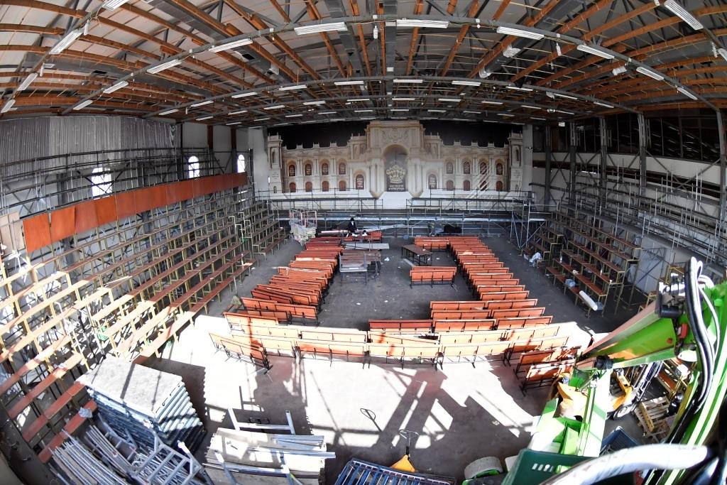 כך נערכים בויז'ניץ לקראת חתונת נכד האדמו"ר