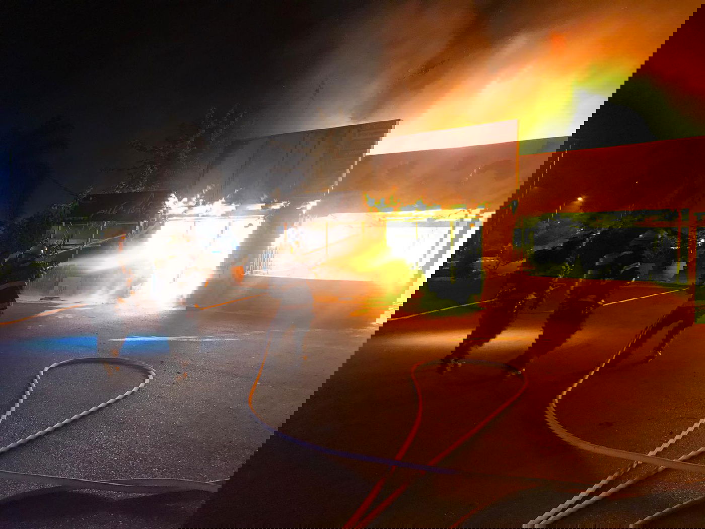 החנויות עולות באש