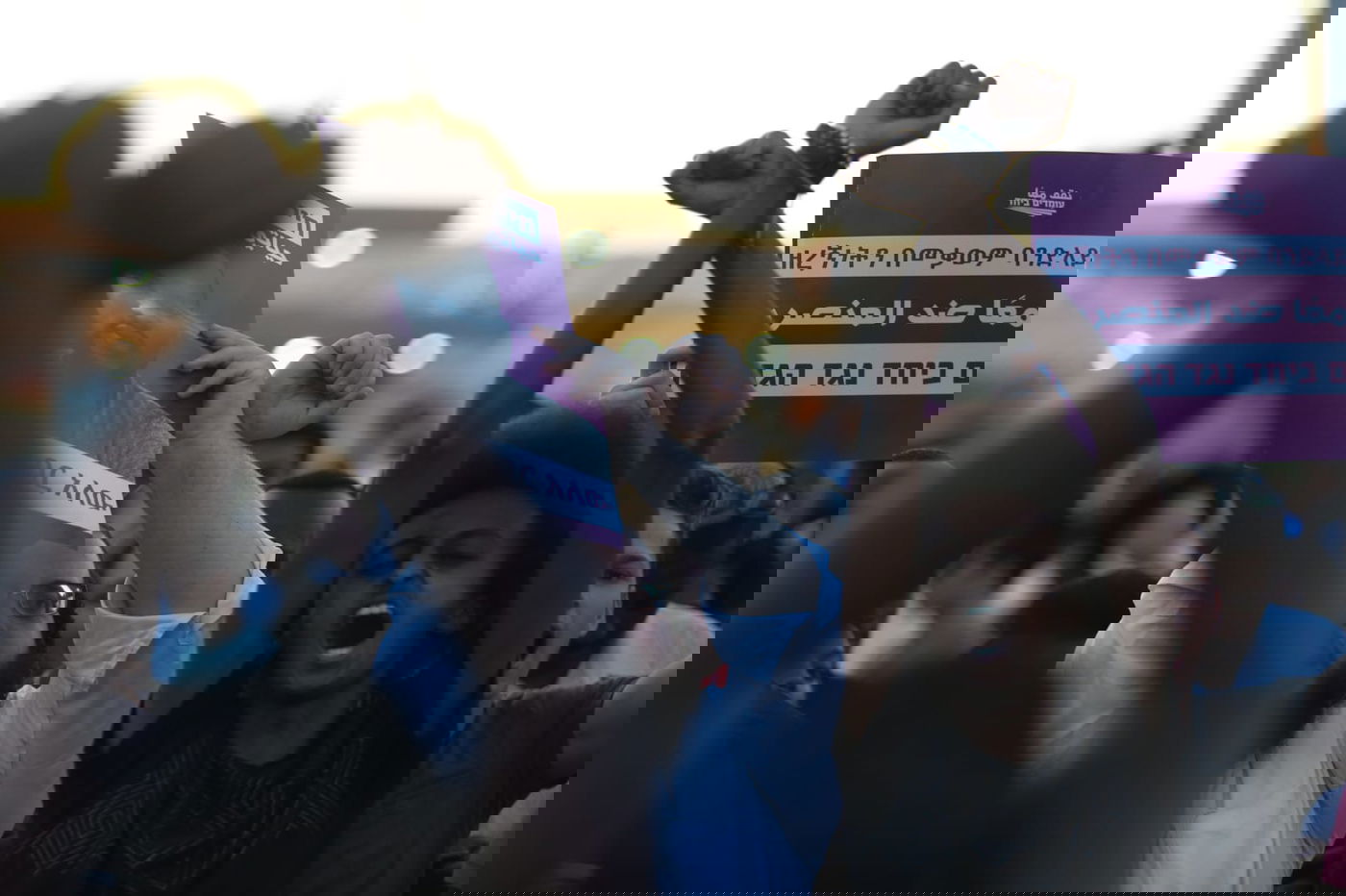 ירושלים: החרדי הפגין לצד האתיופים • צפו