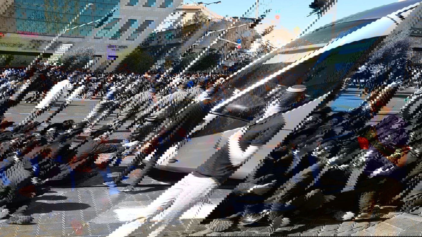 הפגנת 'הפלג' בירושלים: עימותים עם שוטרים; 22 עצורים