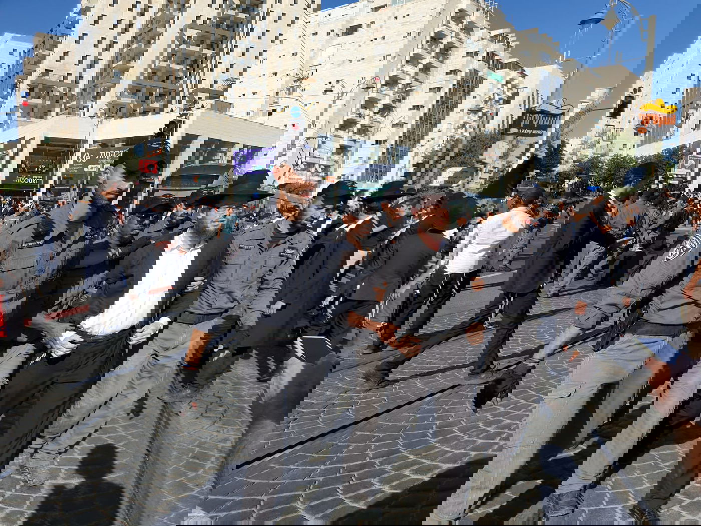 הפגנת 'הפלג' בירושלים: עימותים עם שוטרים; 22 עצורים