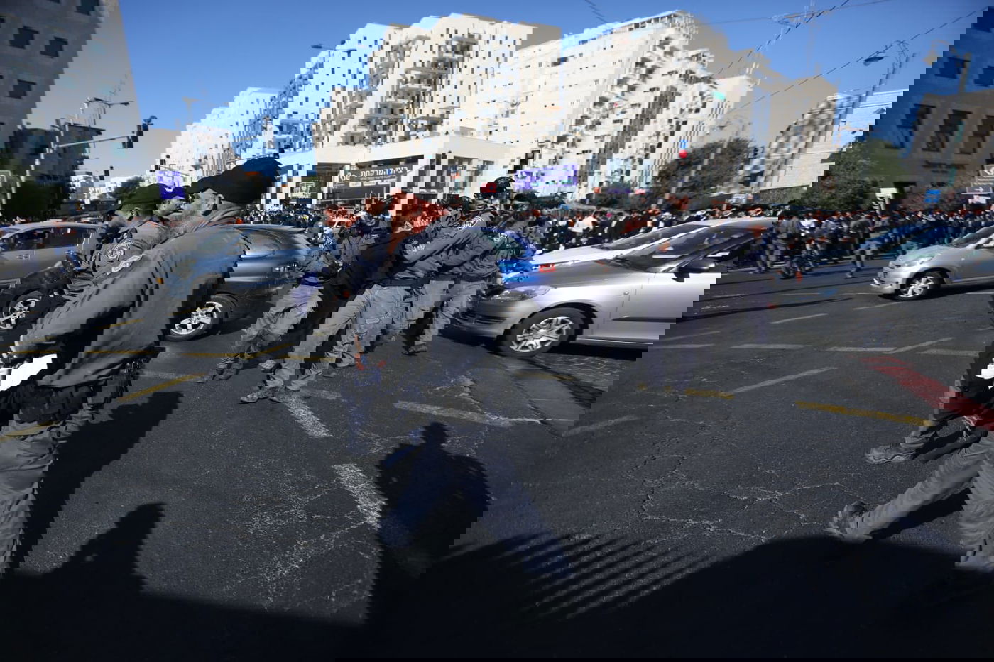 הפגנת 'הפלג' בירושלים: עימותים עם שוטרים; 22 עצורים