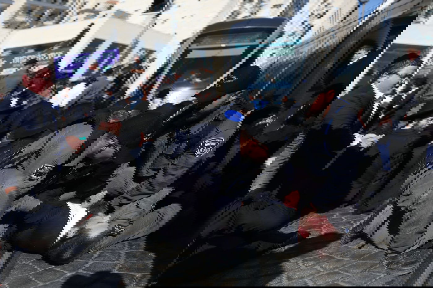 הפגנת 'הפלג' בירושלים: עימותים עם שוטרים; 22 עצורים