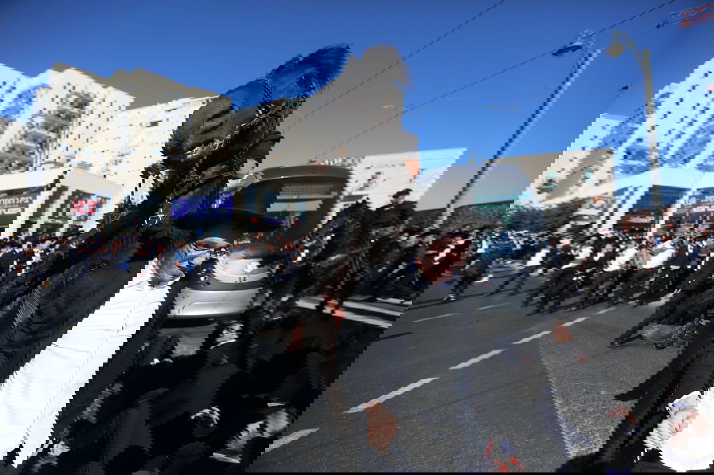 הפגנת 'הפלג' בירושלים: עימותים עם שוטרים; 22 עצורים