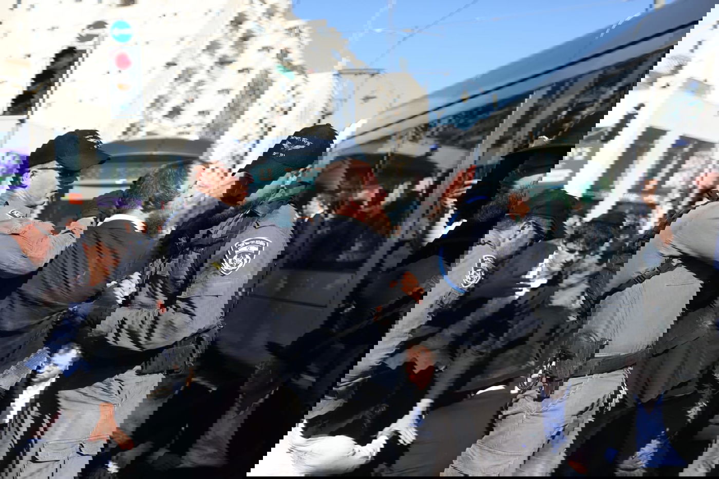 הפגנת 'הפלג' בירושלים: עימותים עם שוטרים; 22 עצורים