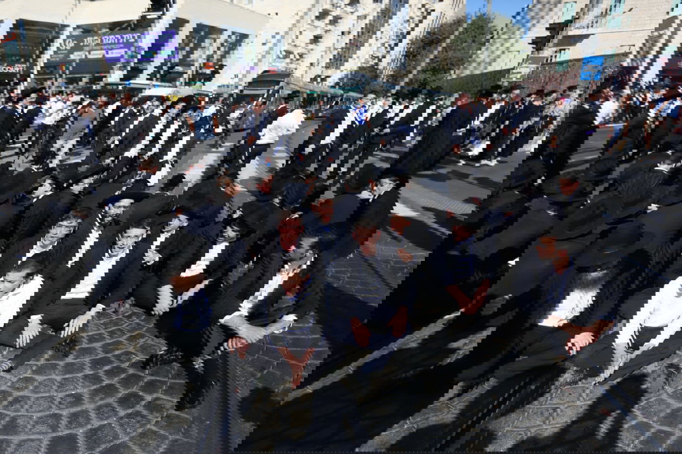 הפגנת 'הפלג' בירושלים: עימותים עם שוטרים; 22 עצורים