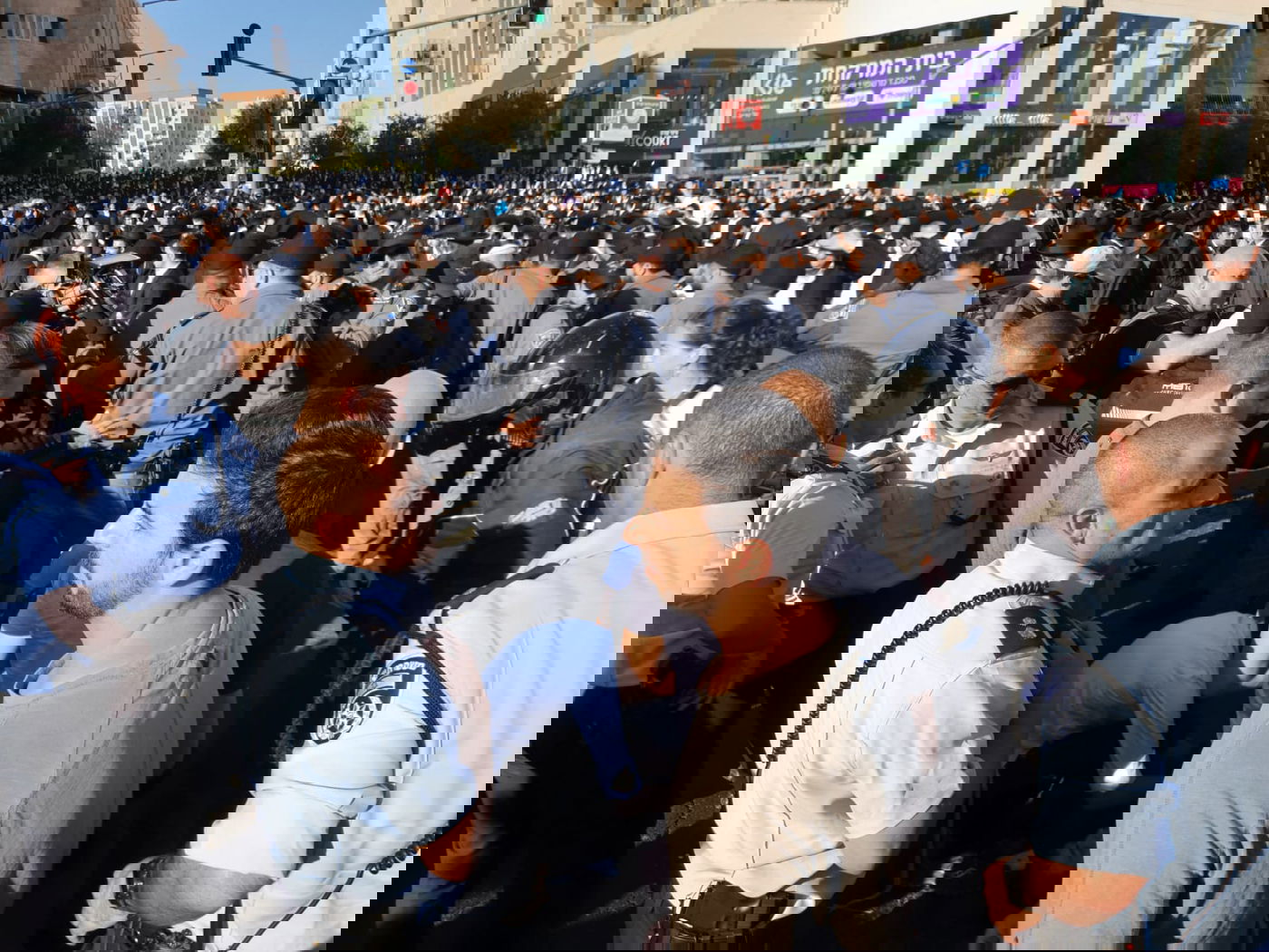 הפגנת 'הפלג' בירושלים: עימותים עם שוטרים; 22 עצורים