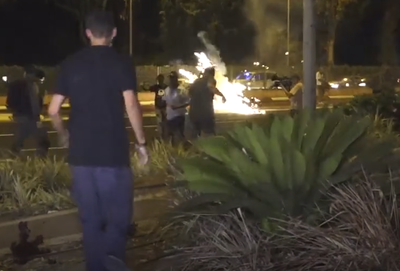 ירי זיקוקים בהפגנת האתיופים: שלושה שוטרים נפצעו קל