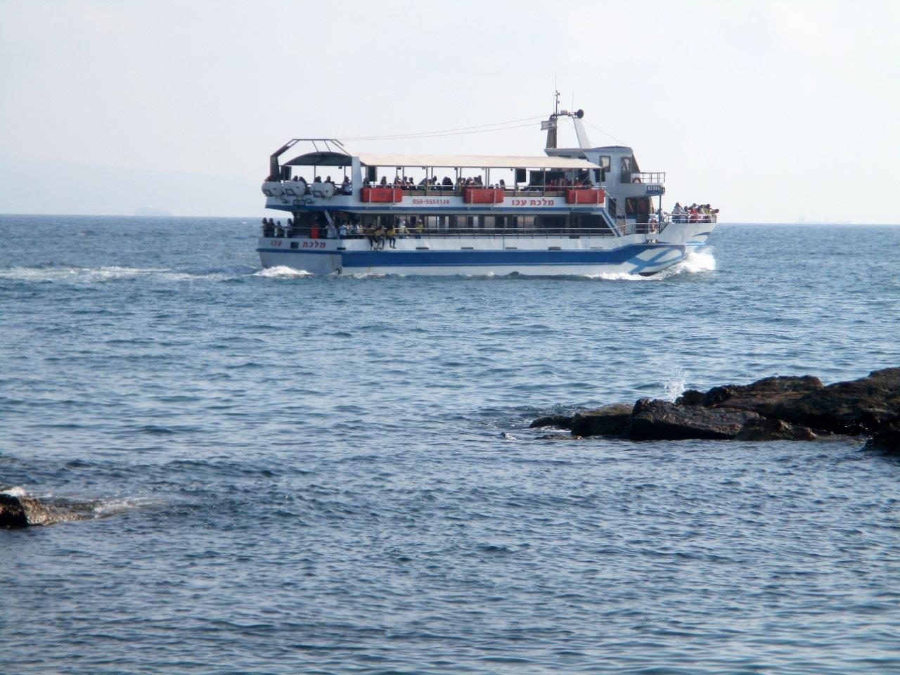 הפלגה בין עכו לחיפה דרך עדשת המצלמה