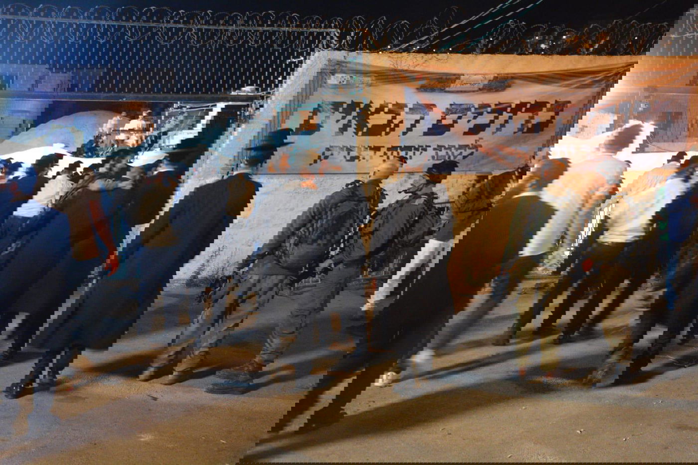 כ-3,500 מתפללים נכנסו לקבר יוסף • תיעוד