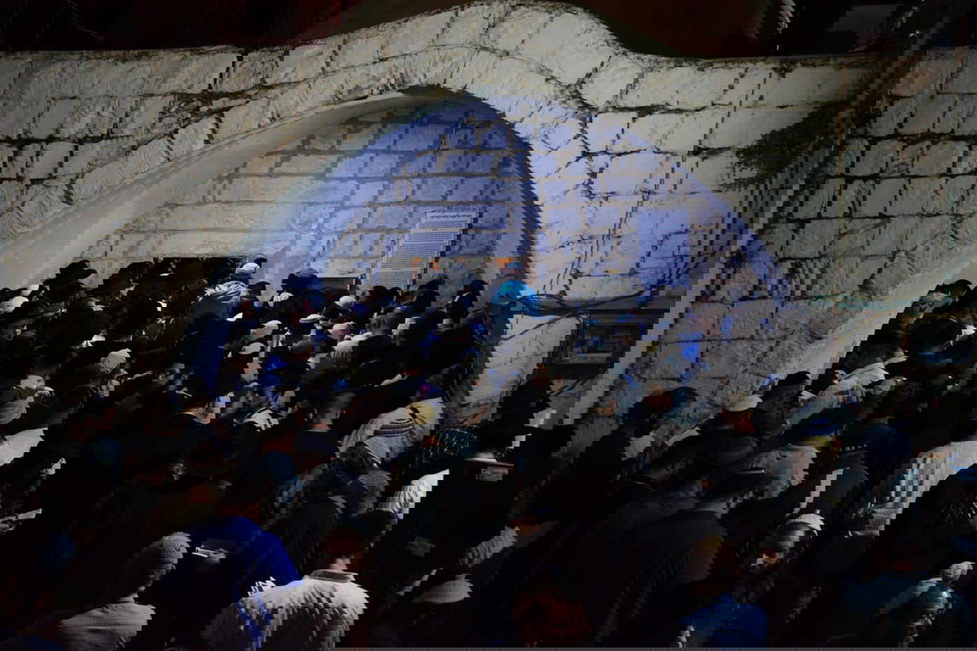 כ-3,500 מתפללים נכנסו לקבר יוסף • תיעוד