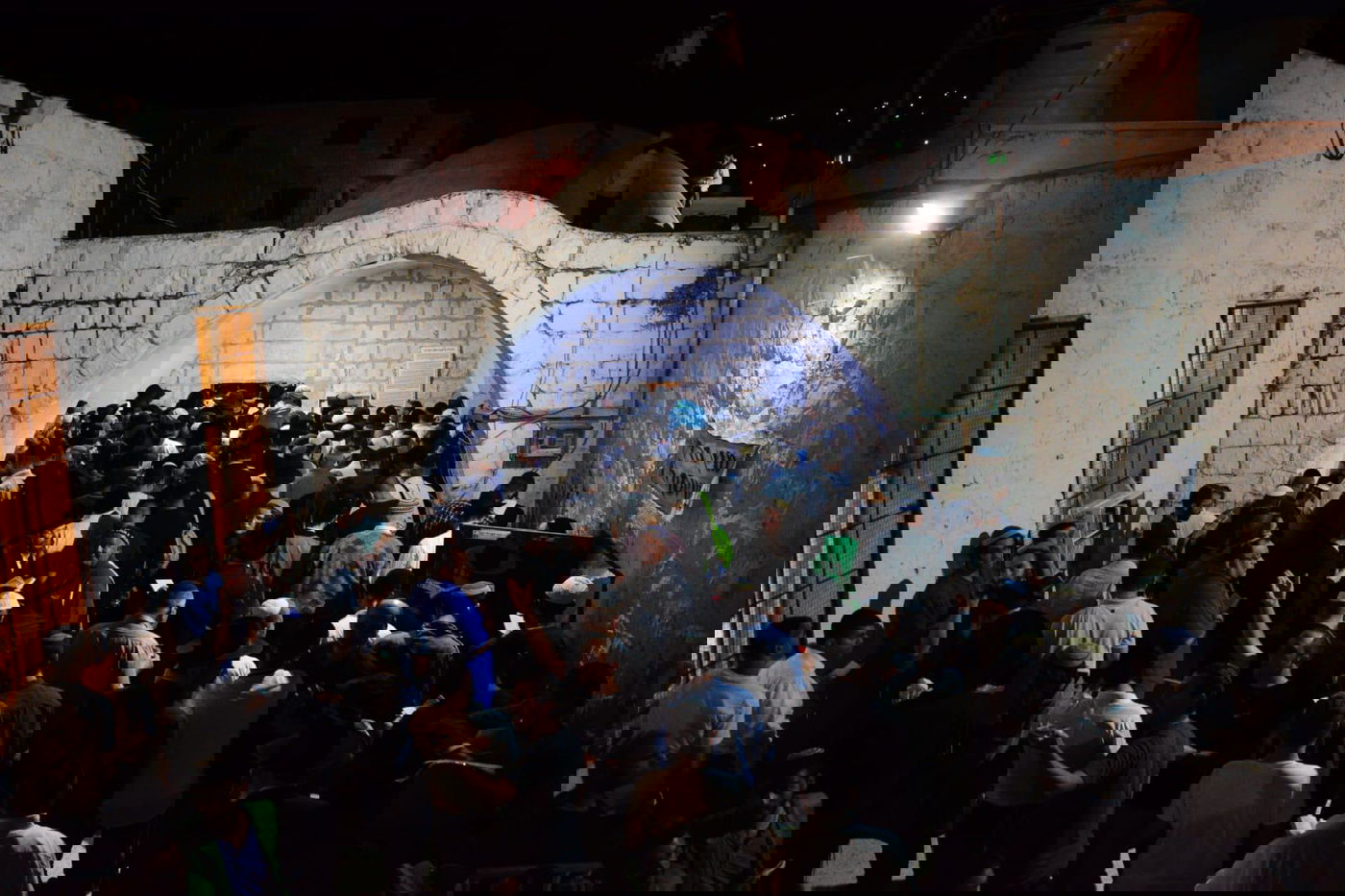 כ-3,500 מתפללים נכנסו לקבר יוסף • תיעוד