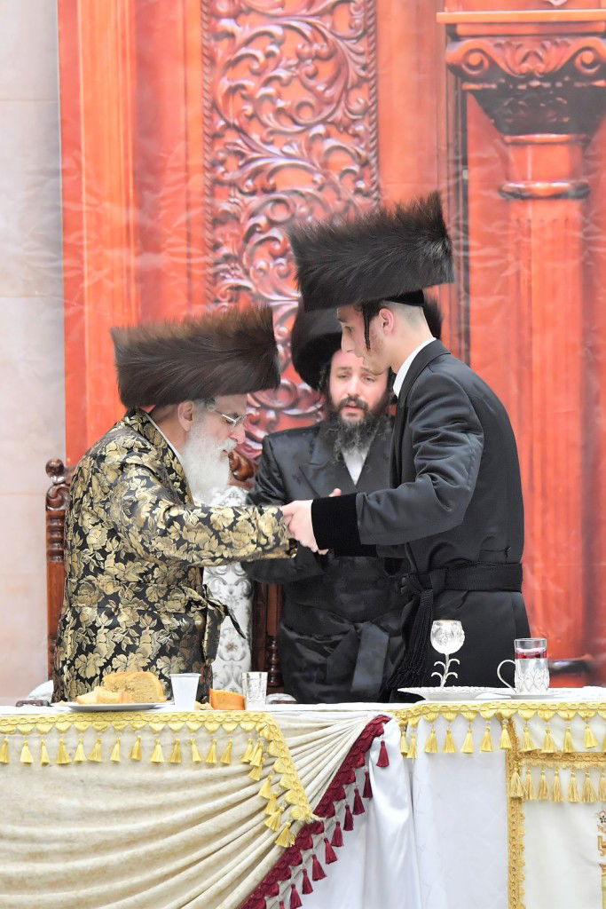 תיעוד: ה'פארשפיל' לנכד האדמו"ר מויז'ניץ